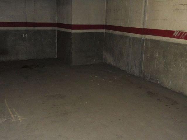 Garaje en venta en Figueres, de 15 m² por 17.000