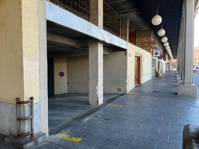 Garaje en venta en Figueres, de 22 m² por 6.000