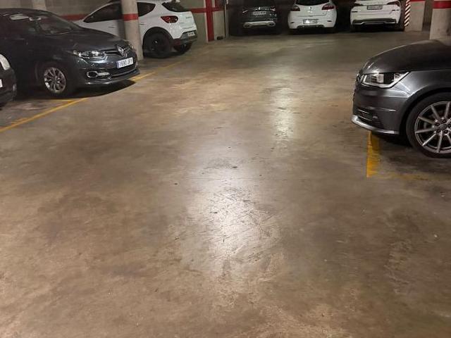 Garaje en venta en Hospitalet de Llobregat, L´, de 22 m² por 8.900