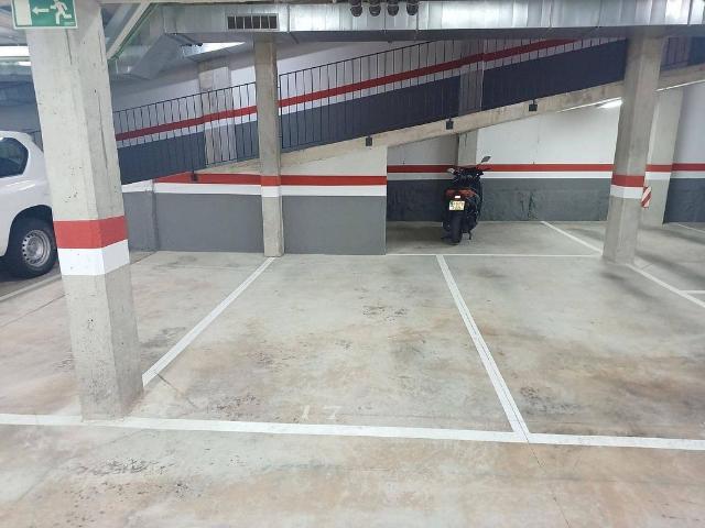 Garaje en venta en Hospitalet de Llobregat, L´, de 25 m² por 21.500
