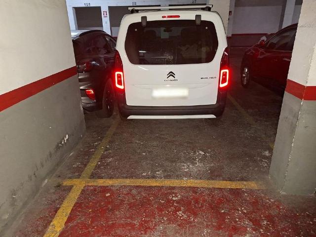 Garaje en venta en Hospitalet de Llobregat, L´, de 28 m² por 15.000