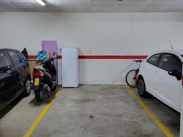 Garaje en venta en Olot, de 12 m² por 16.000