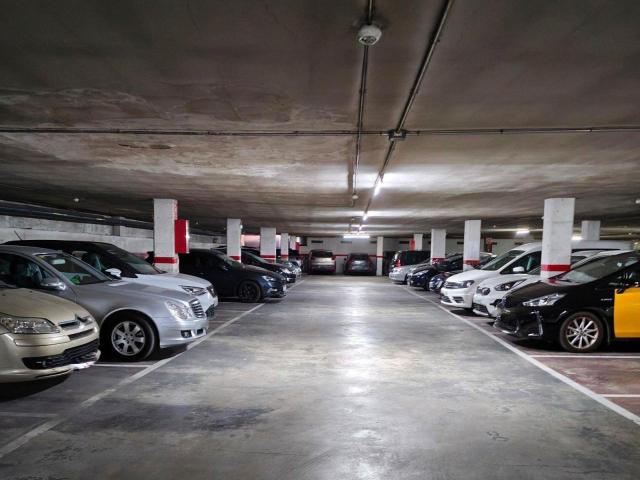 Garaje en venta en L'Hospitalet de Llobregat Barcelona