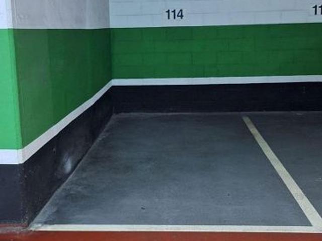 Garaje en venta en Sabadell, de 15 m² por 12.000