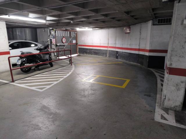 Garaje en venta en Sant Adrià de Besòs