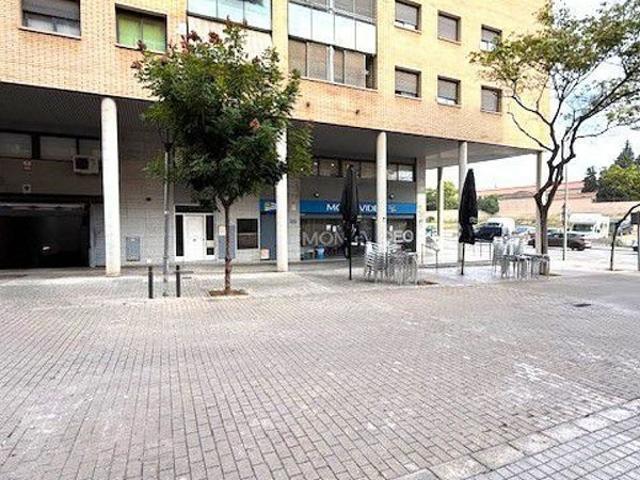Garaje en venta en Sant Boi de Llobregat, de 12 m² por 14.000