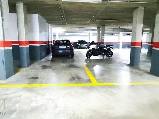 Garaje en venta en Sant Joan Despí, de 15 m² por 17.000