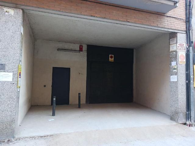 Garaje en venta en Santa Coloma de Gramanet, de 27 m² por 16.000