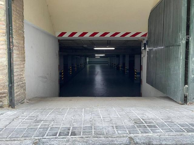 Garaje en venta en Santa Catalina 41003