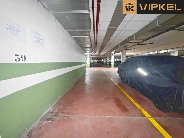 Garaje en venta en Santiago de Compostela La Coruña
