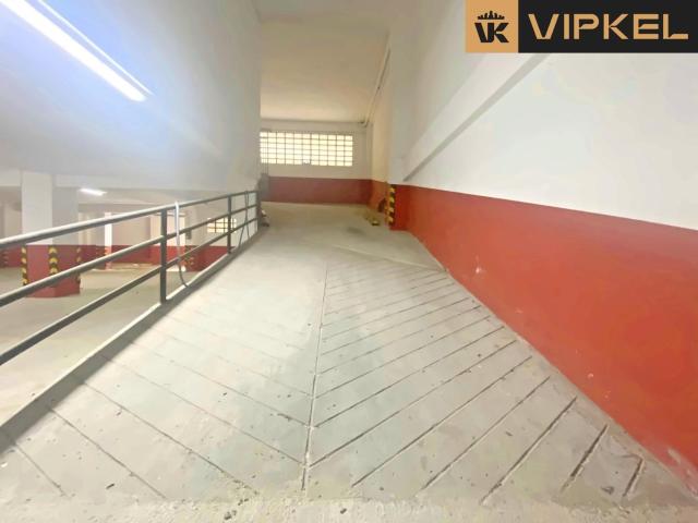 Garaje en venta en Santiago de Compostela La Coruña