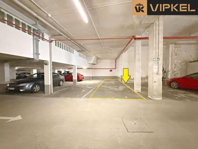 Garaje en venta en Santiago de Compostela La Coruña