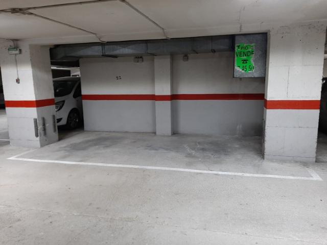Garaje en venta en Pamplona, Azpilagaña