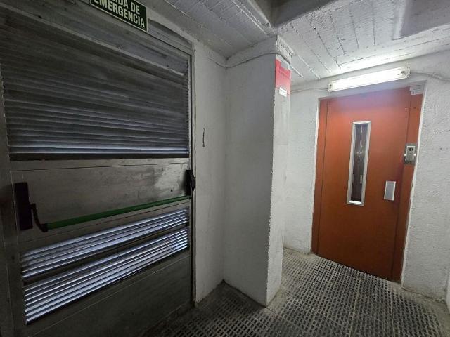 Garaje en venta en paseo De la Vall D'hebron, Barcelona, de 9 m² por 12.000