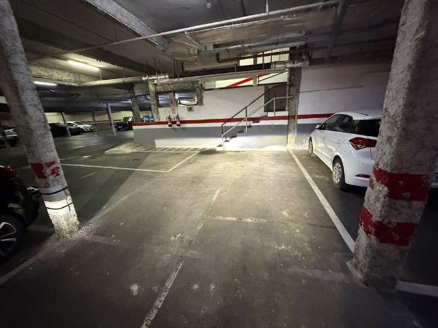 Garaje en venta en paseo De Llorenç Serra, Santa Coloma de Gramanet, de 21 m² por 29.900