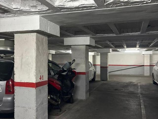 Garaje en venta en paseo De Llorenç Serra, Santa Coloma de Gramanet, por 8.000