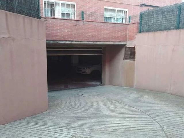 Garaje en venta en paseo D'horta, Cerdanyola del Vallès, de 40 m² por 17.000
