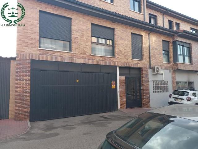 Garaje en venta en Pedrezuela, Centro