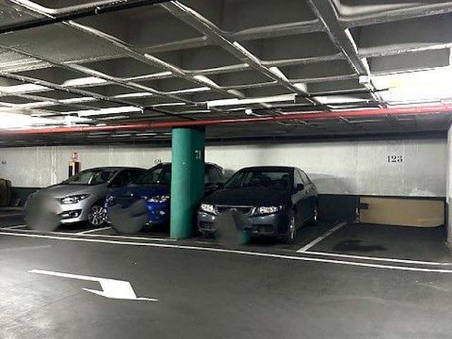 Garaje en venta en plaza Catalunya, Sant Boi de Llobregat, de 12 m² por 8.000