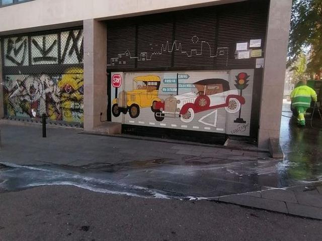 Garaje en venta en plaza De Castella, Barcelona, de 24 m² por 19.000