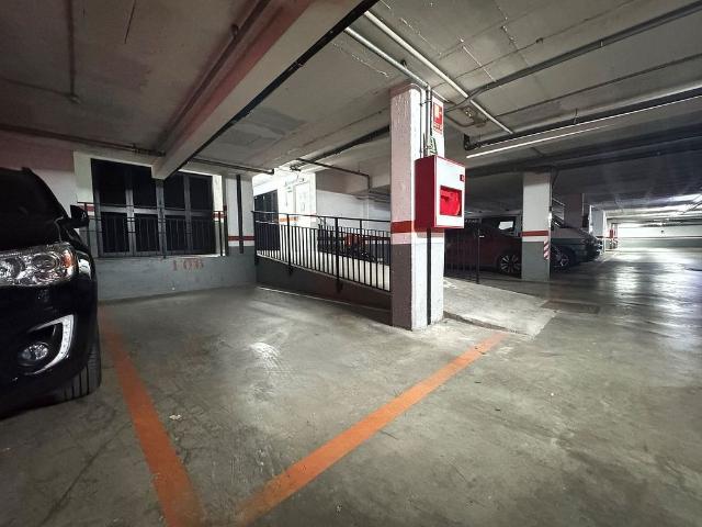 Garaje en venta en plaza De Celestina Vigneaux i Cibils, Girona, de 20 m² por 19.700
