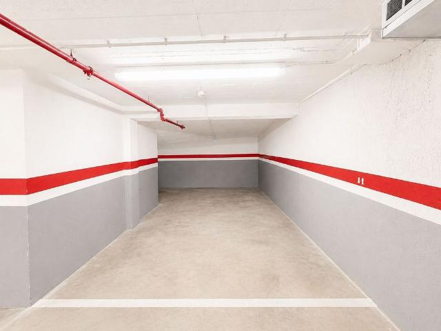 Garaje en venta en plaza De la Vila, Santa Coloma de Gramanet, de 30 m² por 32.900