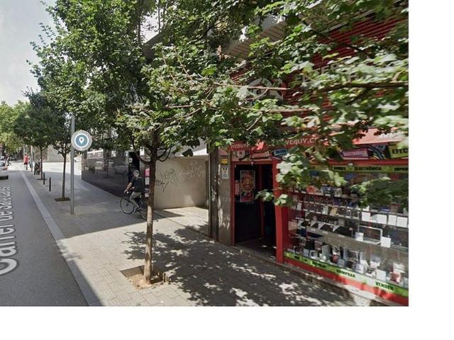 Garaje en venta en plaza De la Vila, Santa Coloma de Gramanet, de 32 m² por 33.000