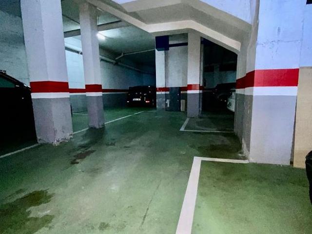 Garaje en venta en plaza De Trafalgar, Badalona, de 25 m² por 22.000