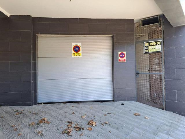 Garaje en venta en calle Del Cementiri, Roses, de 42 m² por 55.000