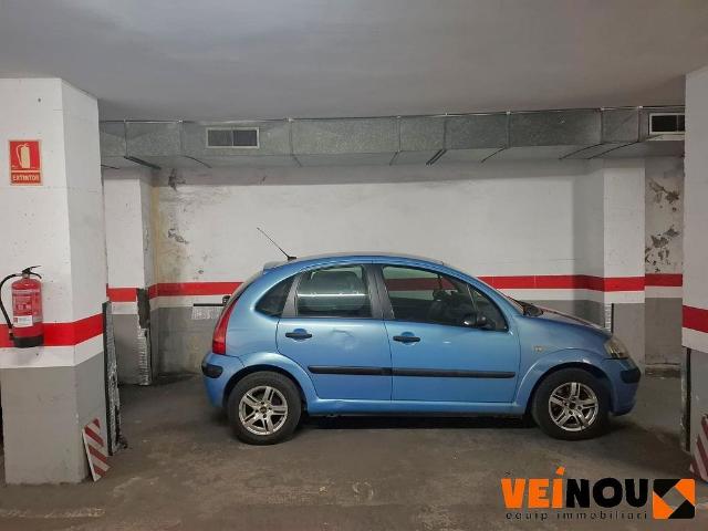 Garaje en venta en rambla De Badal, Barcelona, de 16 m² por 20.000