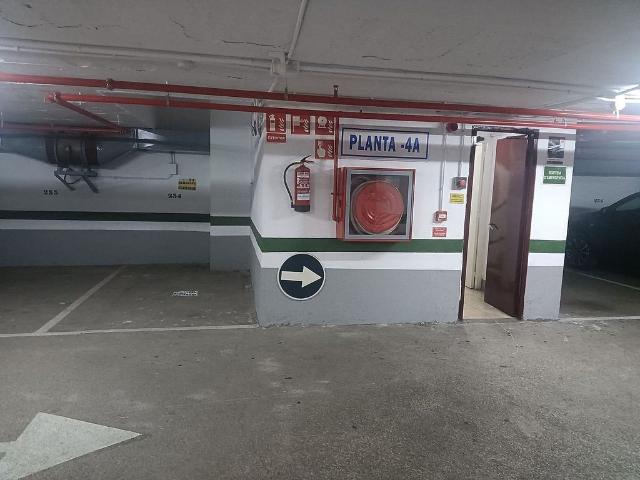 Garaje en venta en travesía De Les Corts, Barcelona, de 8 m² por 8.000