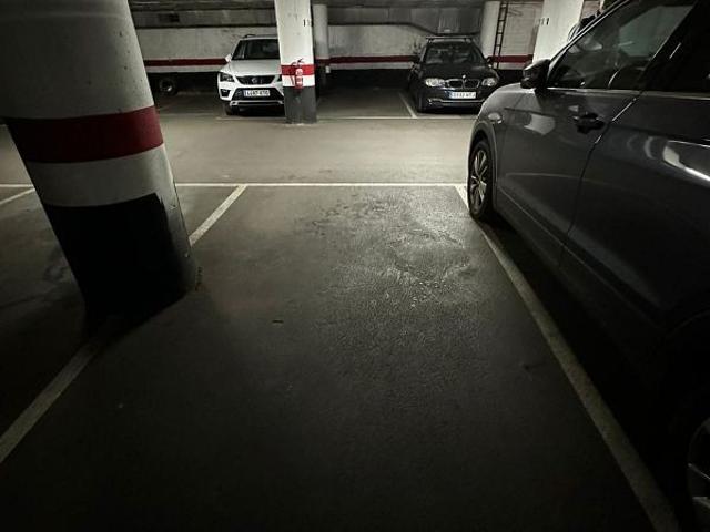 Garaje en venta en travesía De Les Corts, Barcelona, de 9 m² por 12.000