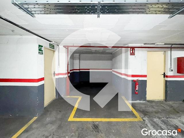 Garaje en venta en travesía De Les Corts, Barcelona, de 35 m² por 20.000