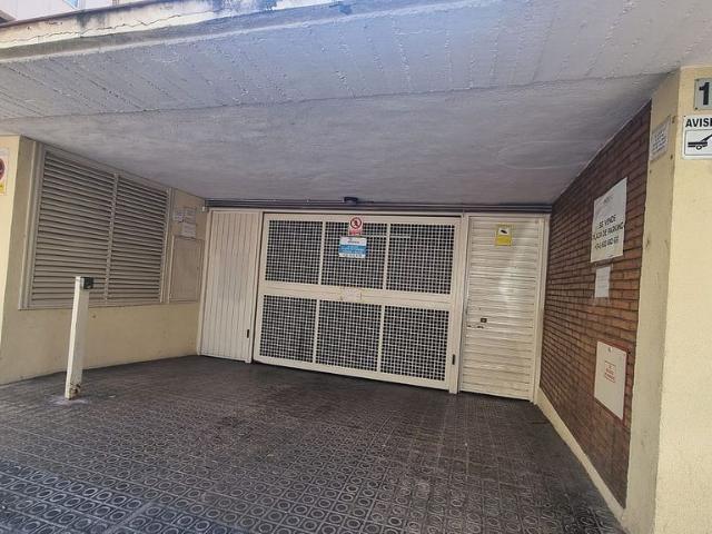 Garaje en venta en Vilanova i La Geltrú, de 12 m² por 12.800