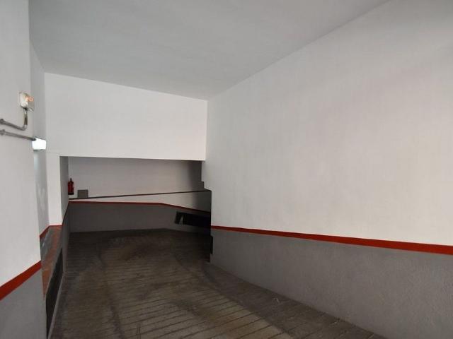 Garaje en venta en Vilanova i La Geltrú, de 12 m² por 13.000