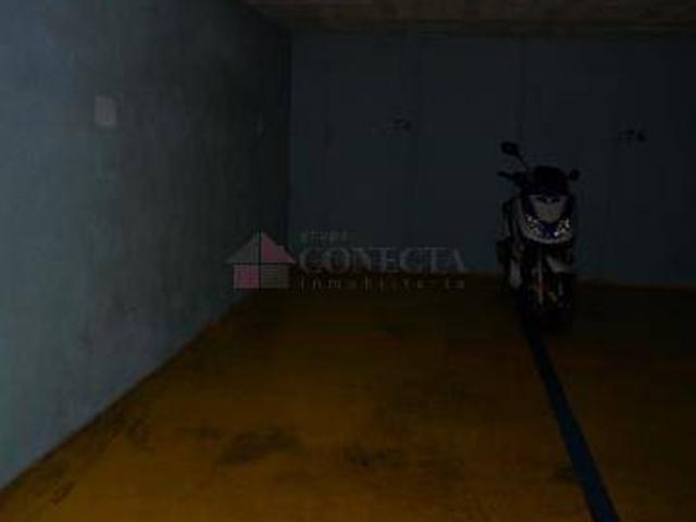 Garaje en venta en Zubia