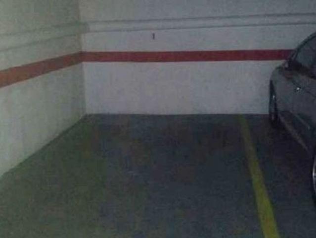 Garaje en venta. Sevilla