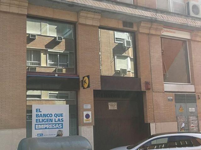 Garaje en venta. Sevilla