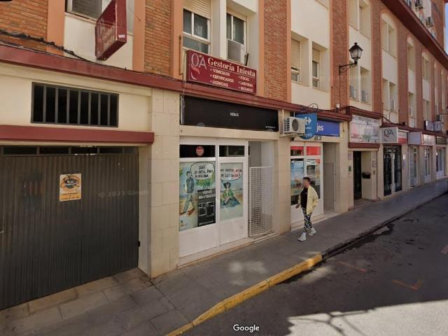 GARAJE INDEPENDIENTE CON 18 m2 JUNTO A CALLE BONARDELL