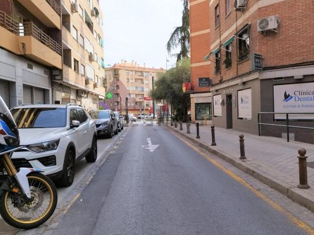 Garaje, Los Pajaritos, Granada