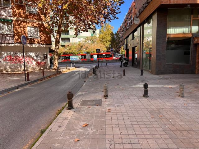Garaje, Los Pajaritos, Granada