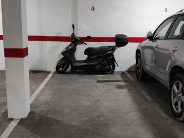 GARAJE SUBTERRÁNEO DE TAN SOLO DOS PLANTAS EN ZONA CENTRO
