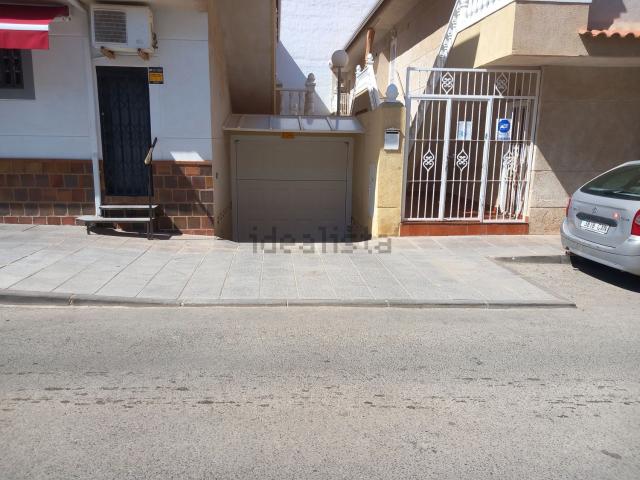 Garaje, Pilar de la Horadada