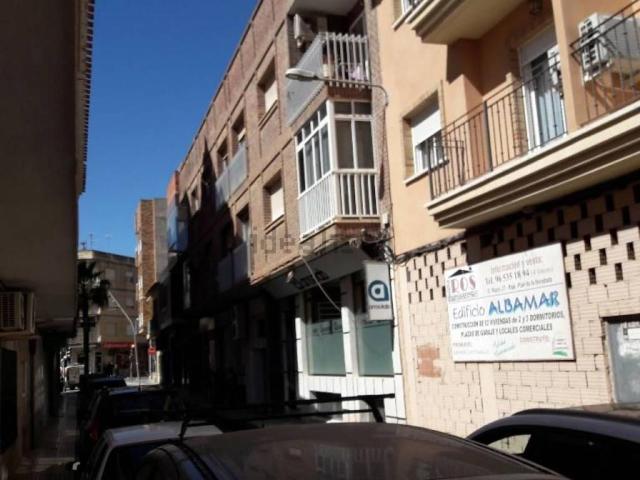 Garaje, Pilar de la Horadada