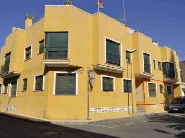 Garaje, Pilar de la Horadada