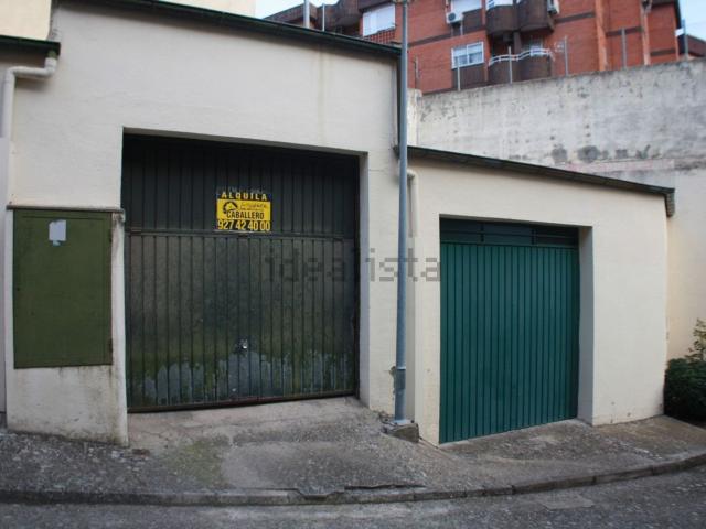 Garaje, Plasencia