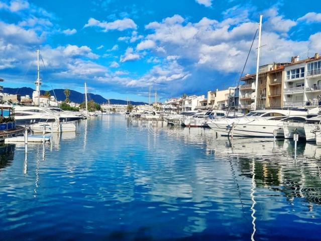 Garaje, Empuriabrava