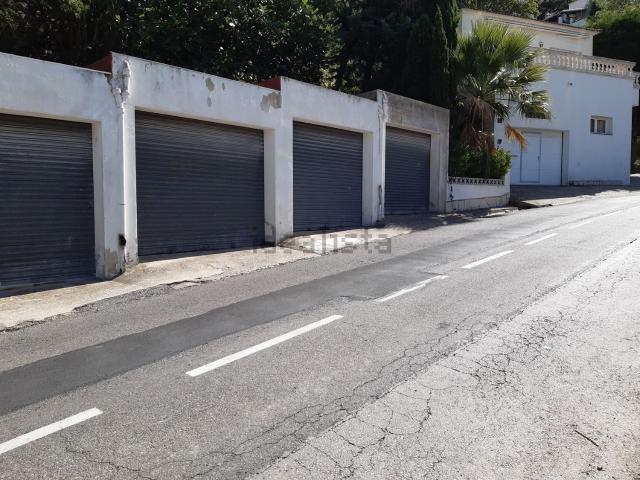 Garaje, Roses