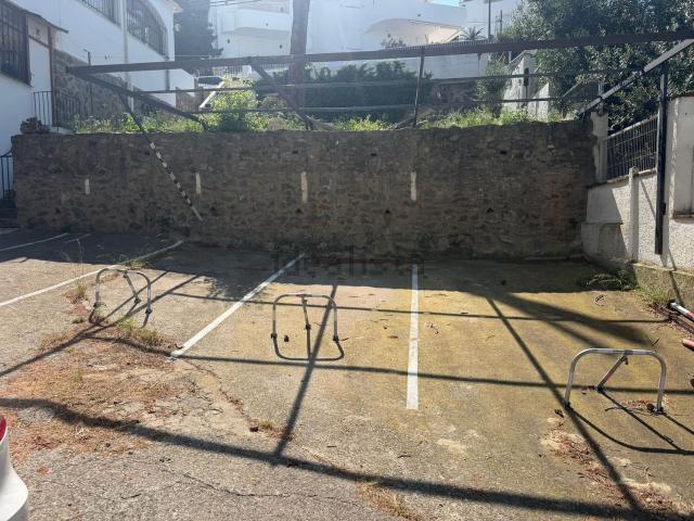 Garaje, Roses