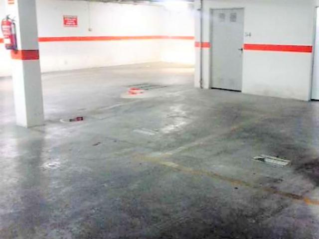 GARAJE + TRASTERO EN VENTA ZONA HOSPITAL CAROLINAS ALTAS